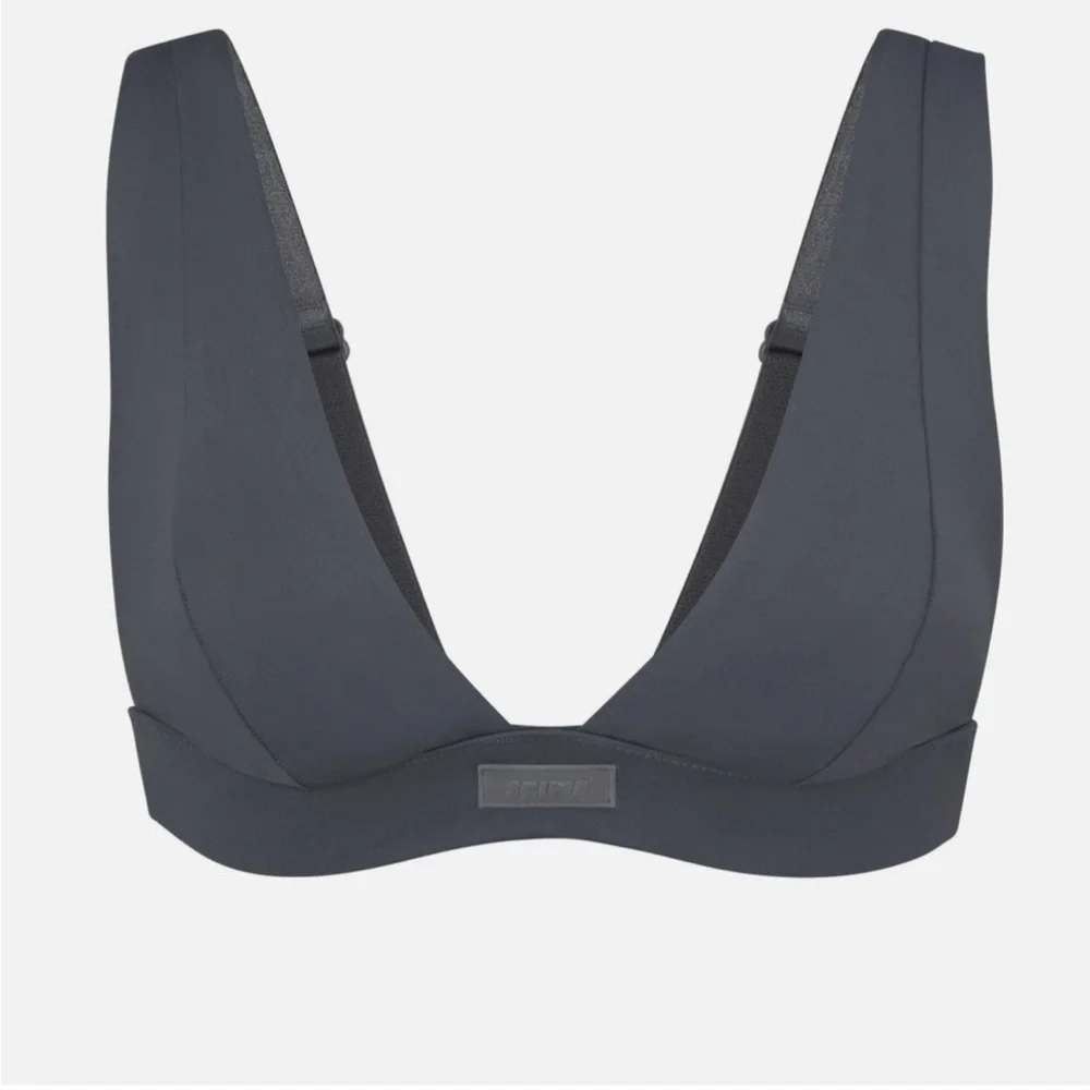 🩶SKIMS SWIM PLUNGE BIKINI TOP GUNMETAL M